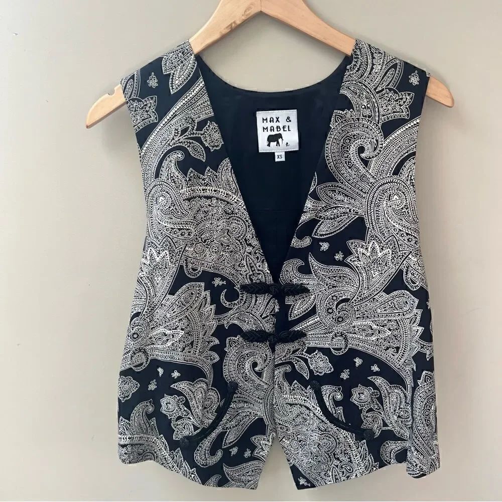 Max & Mabel printed vest. Size XS/S